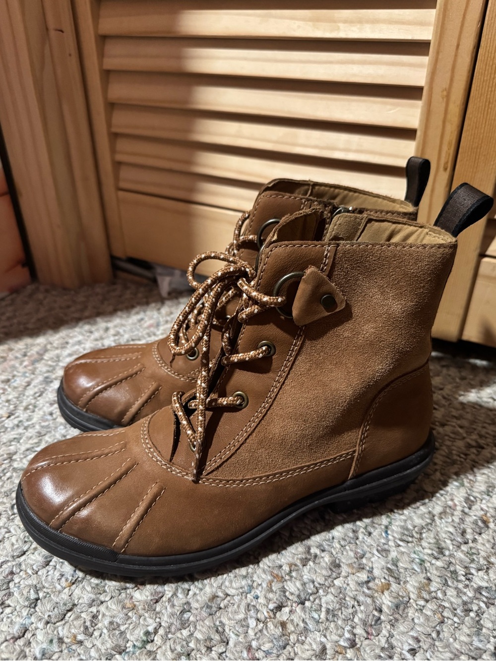 UGG Hapsburg Waterproof Leather Duck Boots Chestnut Brown Size 6.5